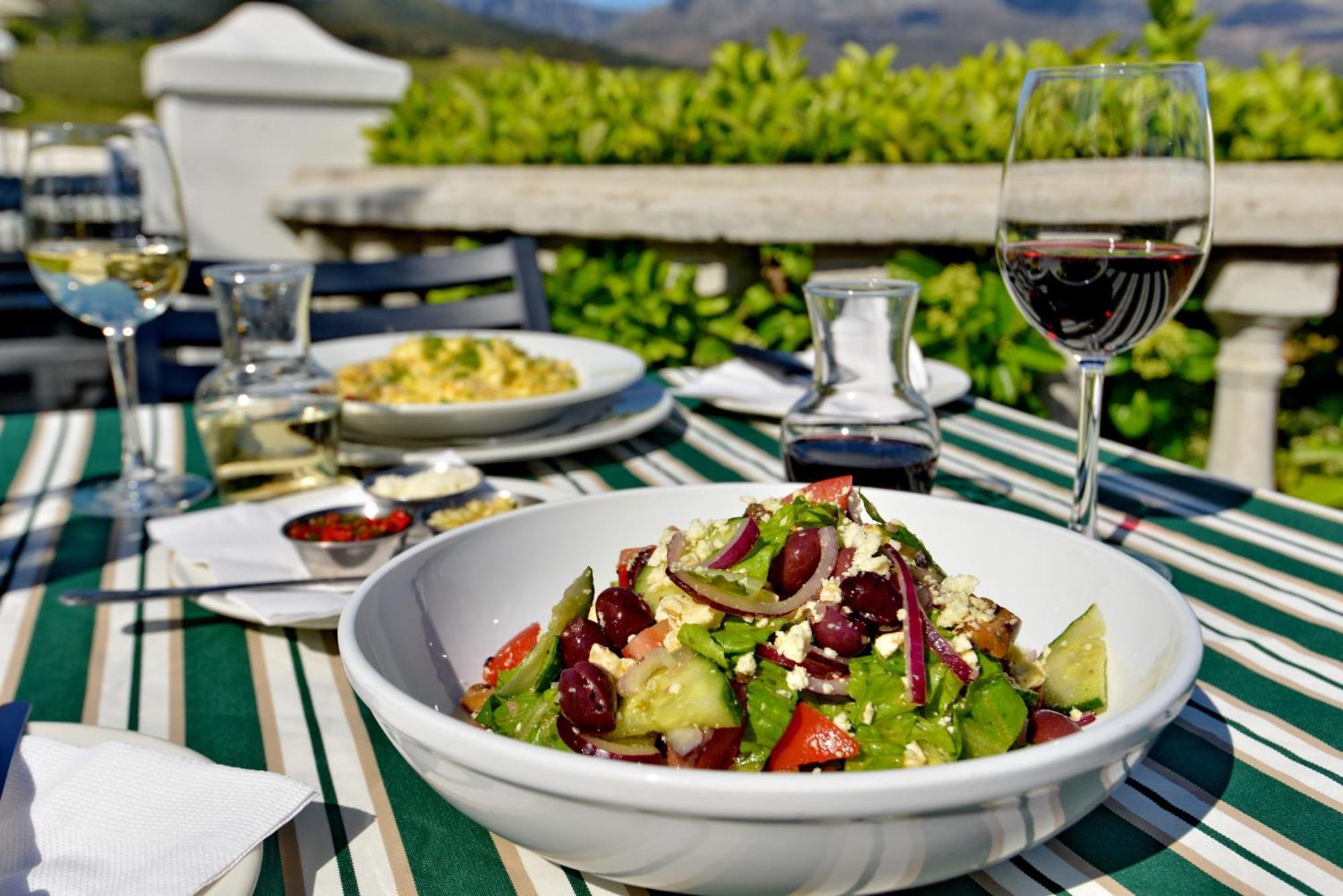 The Coach House At Val Du Charron Hotel Wellington Bagian luar foto