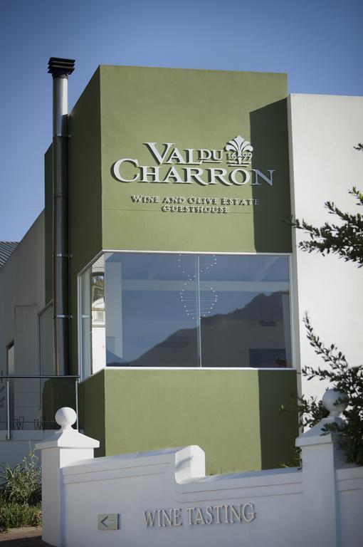 The Coach House At Val Du Charron Hotel Wellington Bagian luar foto